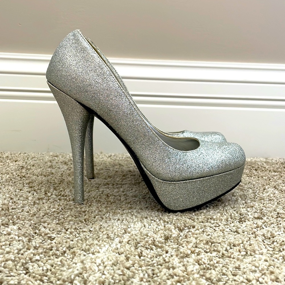 Heart in D Silver Glitter Heels